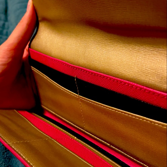 Cynthia Rowley Wallet, rarely used. - Picture 2 of 2